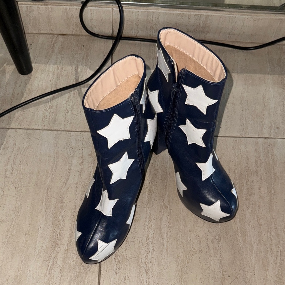 Navy Star-Patterned Heeled Boots - Picture 2 of 3
